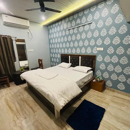 Vindh Homestay Varanasi Exterior photo