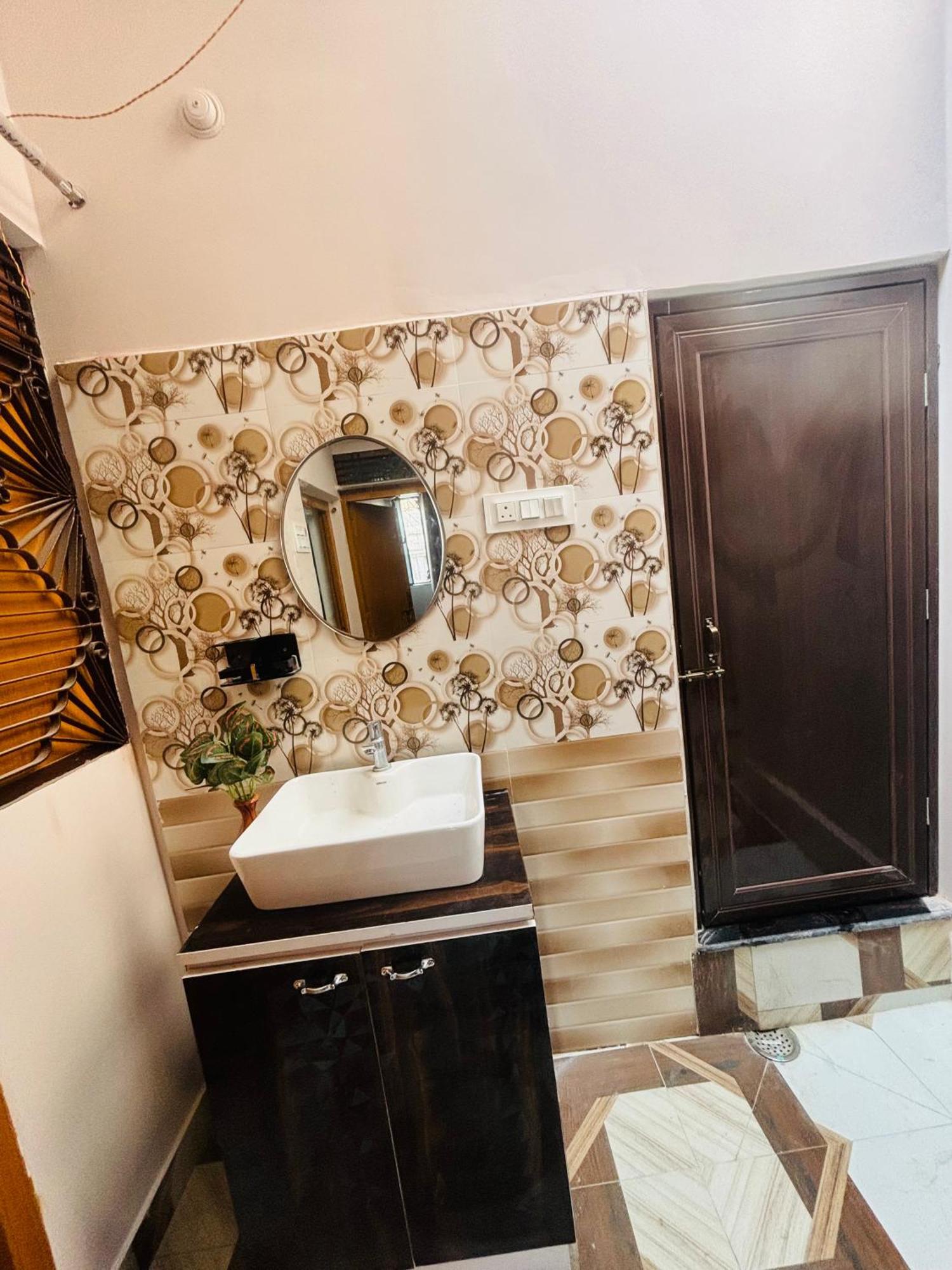 Vindh Apartment *