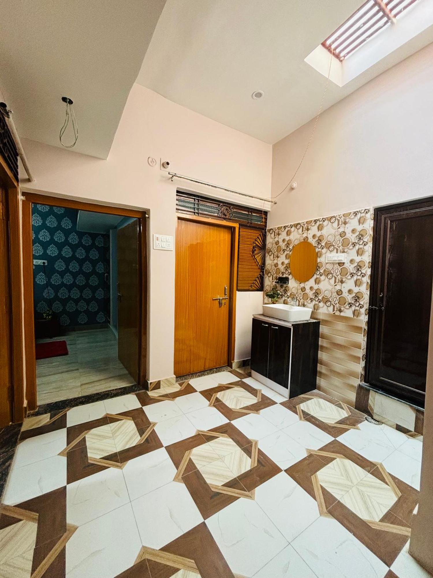 Vindh Apartment *