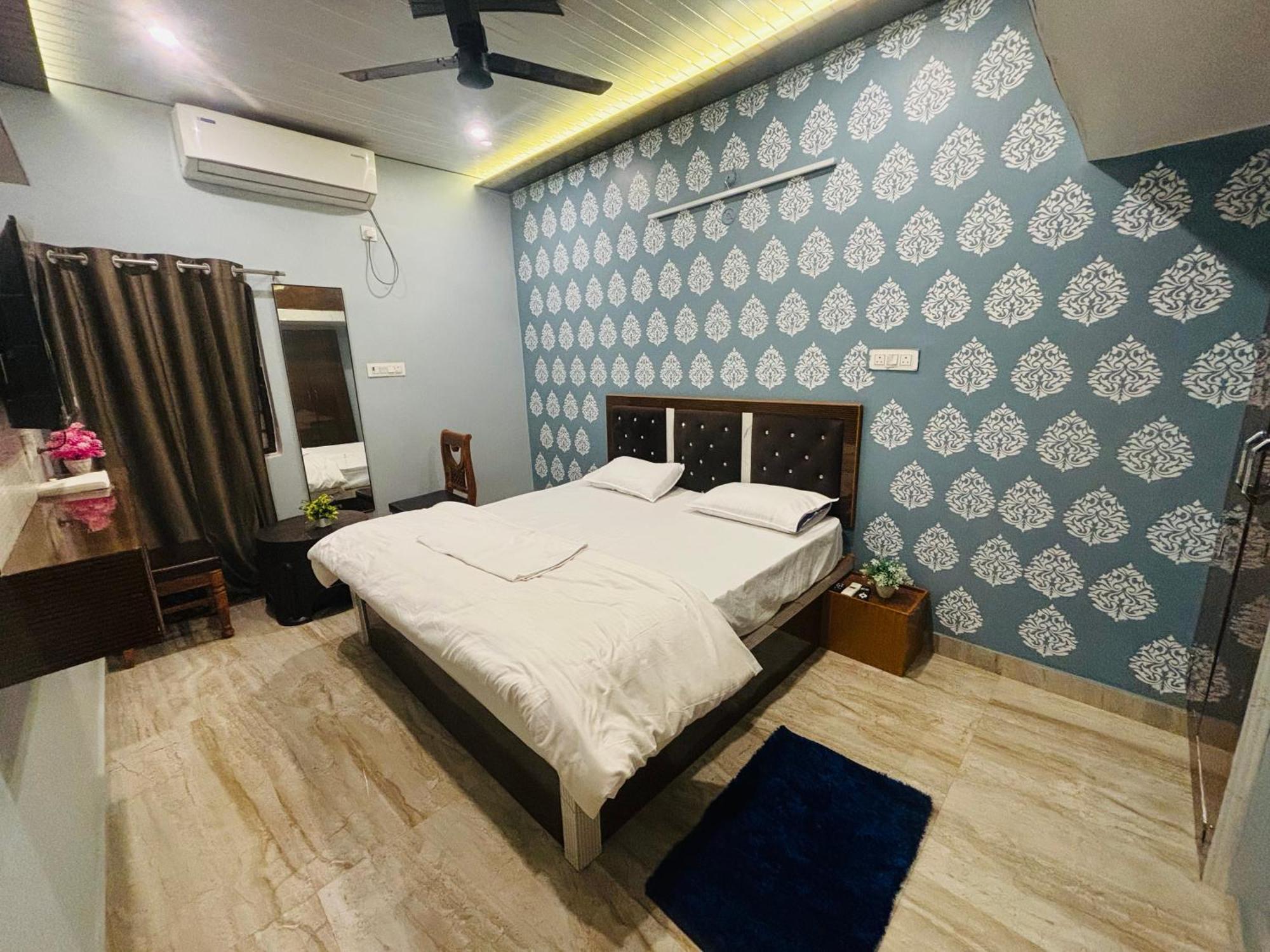Apartment Vindh Varanasi